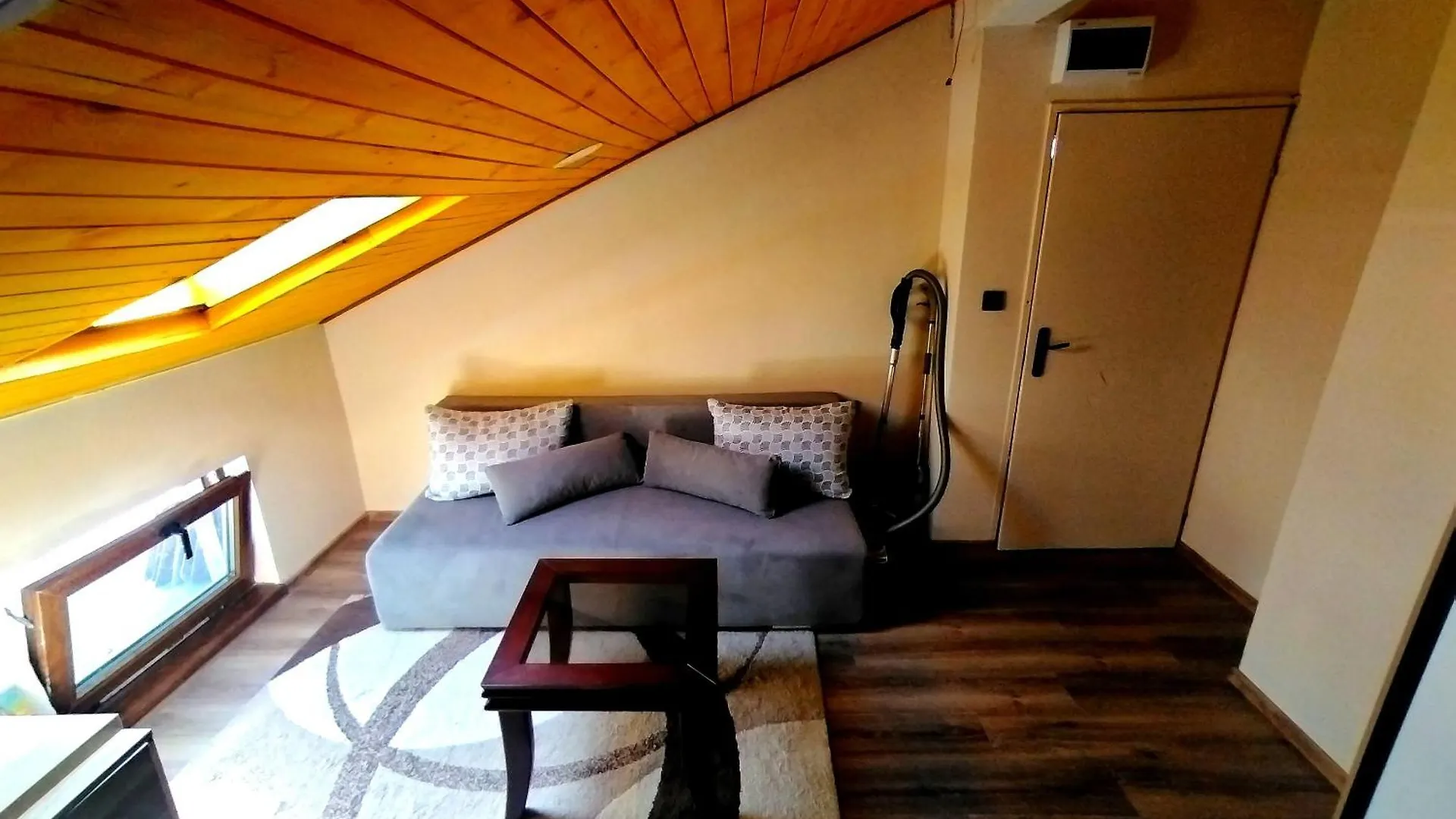Low Budget Apartment With Breakfast #4 Varna